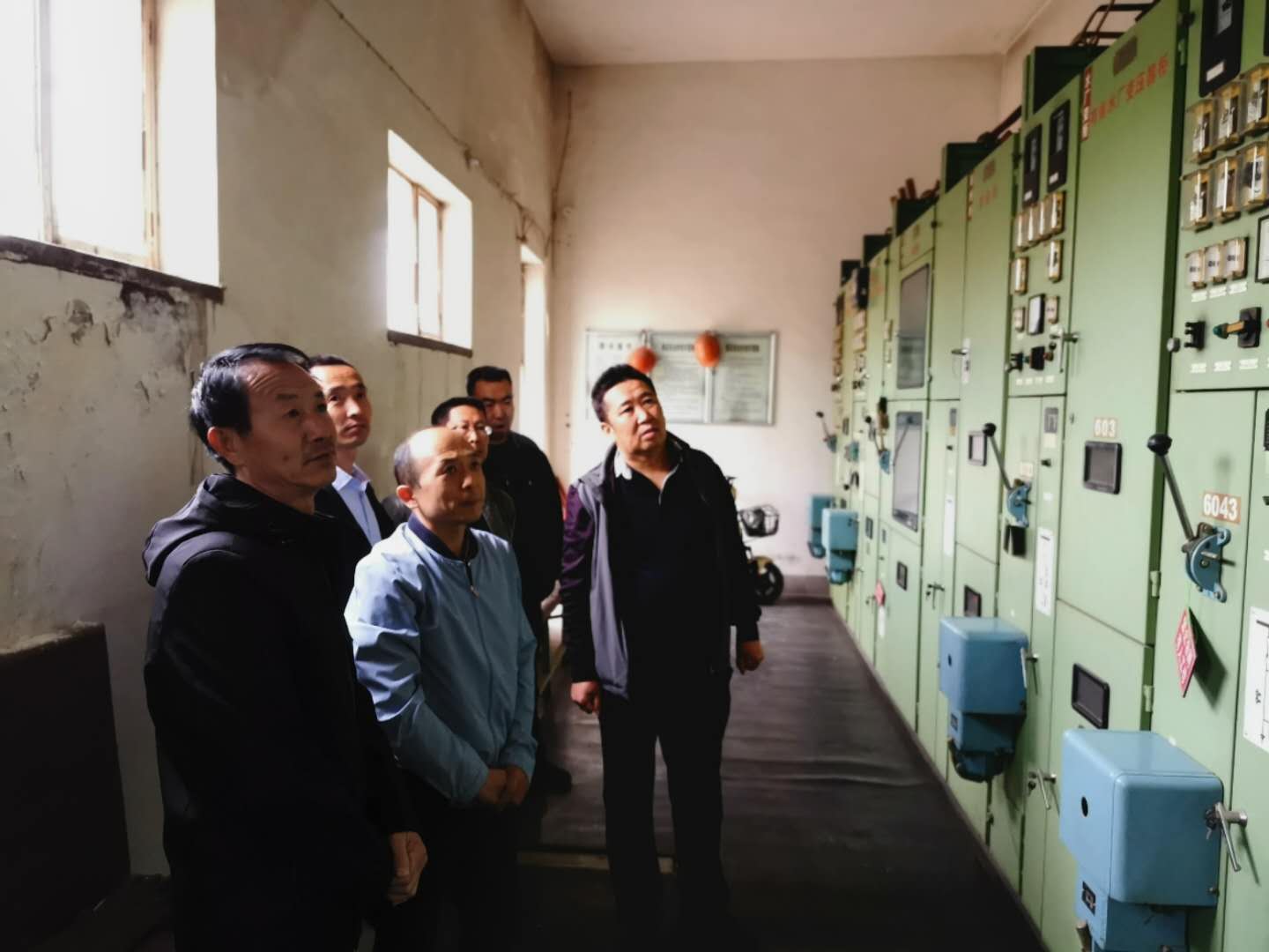 公司總經(jīng)理王建人在供水、污水生產(chǎn)一線開展風(fēng)險(xiǎn)隱患排查.jpg